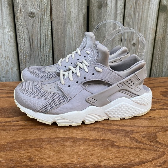 Nike Shoes - Nike Women's Air Huarache Run SE Atmosphere Grey 859429 008